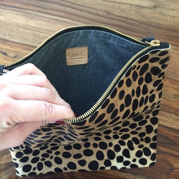 SOLD 💔Clare V. leopard clutch - Picture 3 of 5